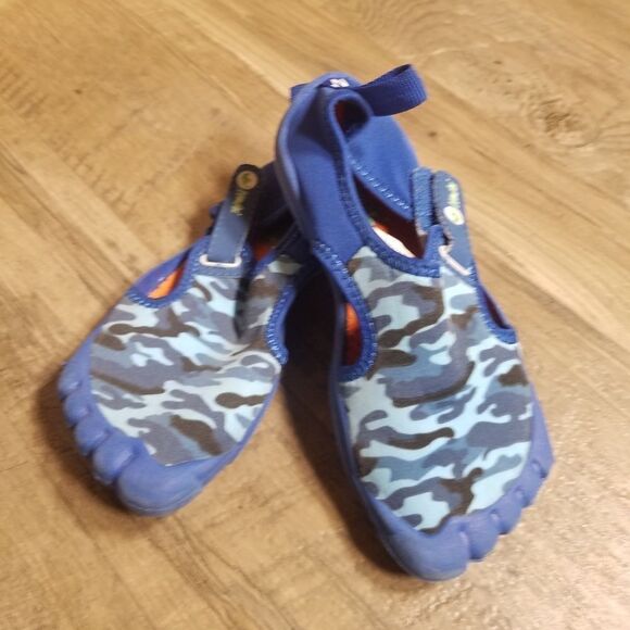 Newtz 11/12 water shoes - Picture 1 of 5